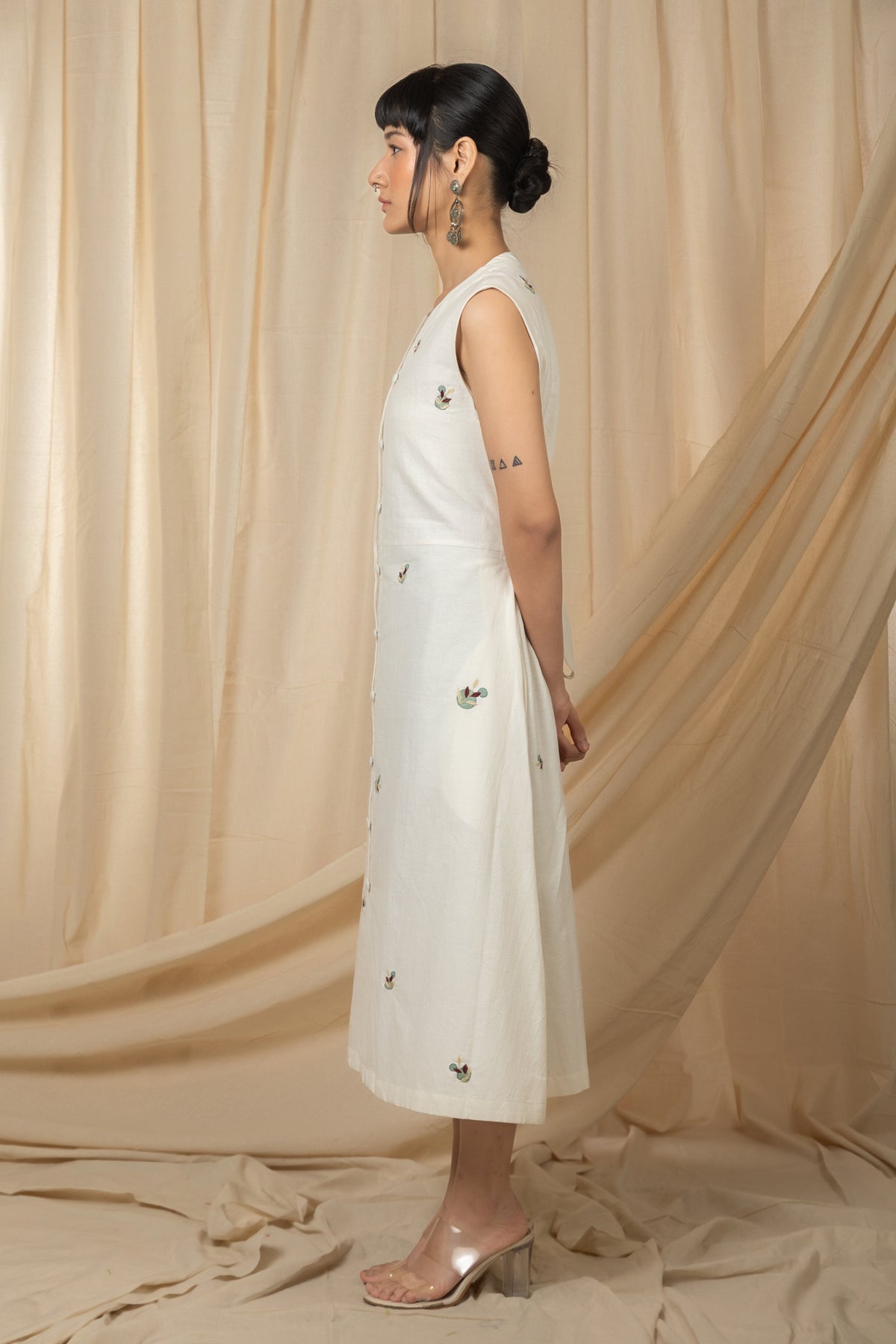 Ivory sleeveless embroidered buttondown midi dress